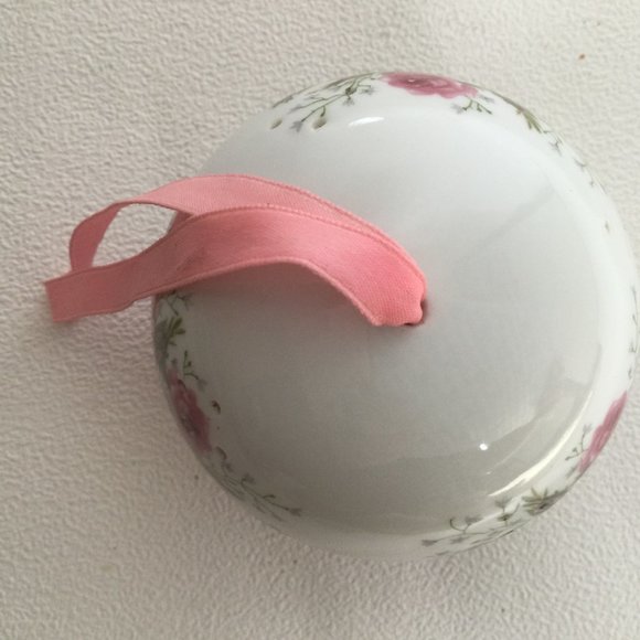 Porcelain Potpourri Pomander hanging ball ornament floral made in Japan - Picture 7 of 7